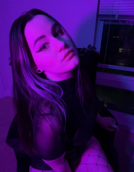 ConcealedBones modèle érotique images