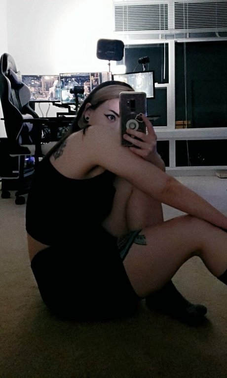 daughter onlyfans top photo