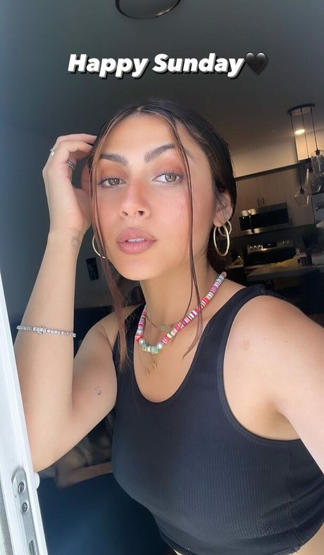 Alondra Delgado estrella erótica galería