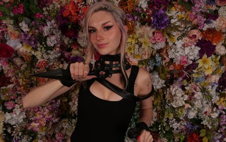 Busy B ASMR actrice de nus photo