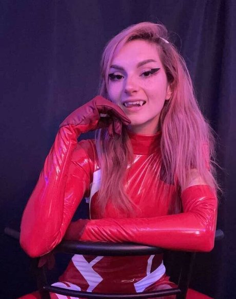 Busy B ASMR nudes model photos