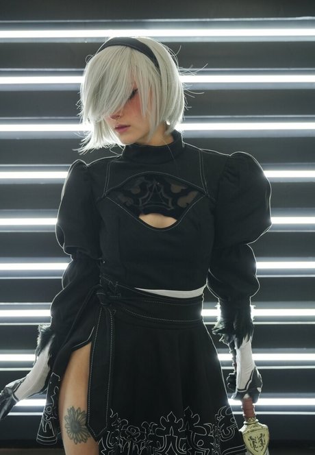 Busy B ASMR star du porno érotique image