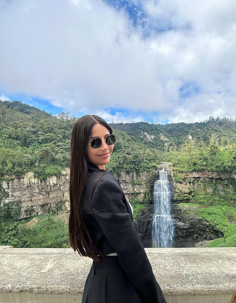 emilyortiz free hermosa modelo archivo