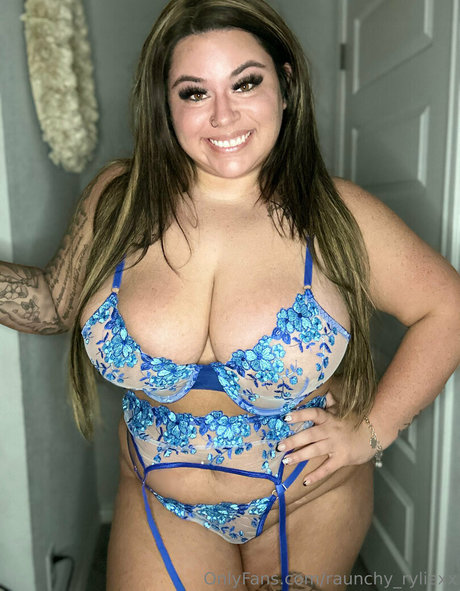 raunchy ryliexx actrice porno galerie