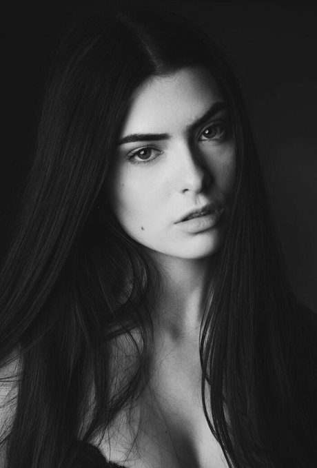 Olivia Forsbrook actriz erótica archivo