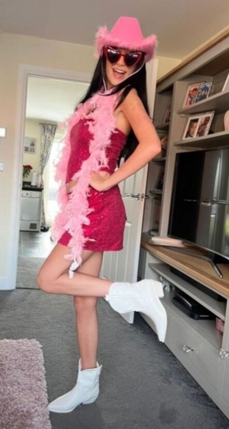 Olivia Forsbrook pornstar naked gallery