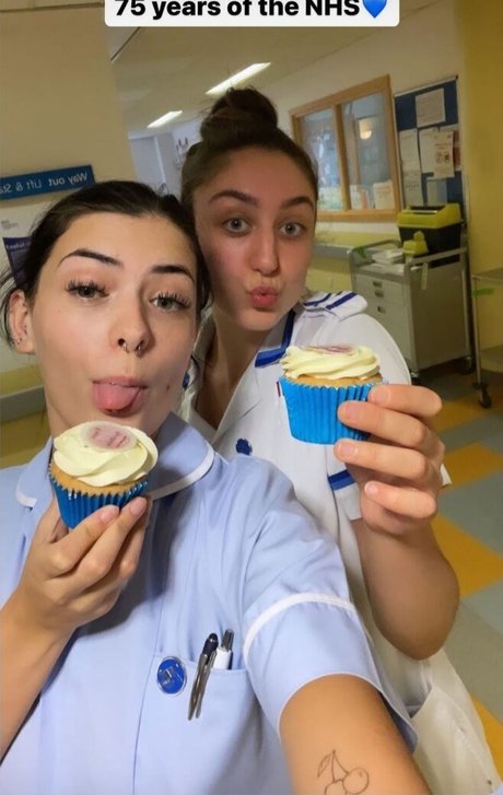 Olivia Forsbrook modelo porno foto