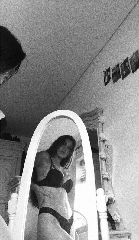 Olivia Forsbrook modèle adulte image