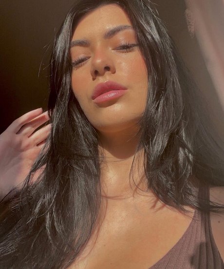 Olivia Forsbrook modèle porno photo