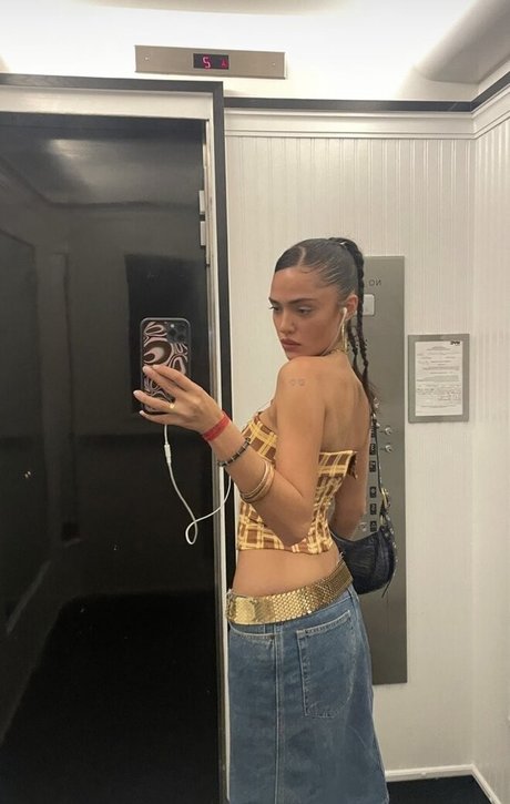 Luna Blaise sexe star images