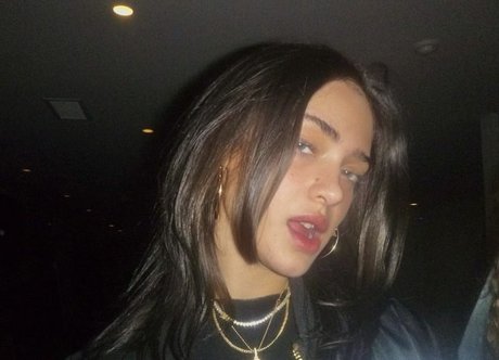 Luna Blaise modèle magnifique archive