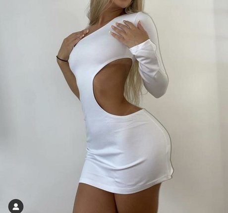 Evie Garbe art modèle photos