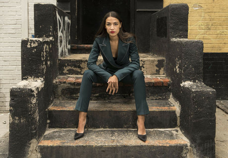 Alexandria Ocasio Cortez estrella caliente imagen