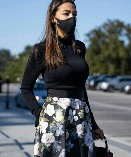 Alexandria Ocasio Cortez modelo bonita imágenes