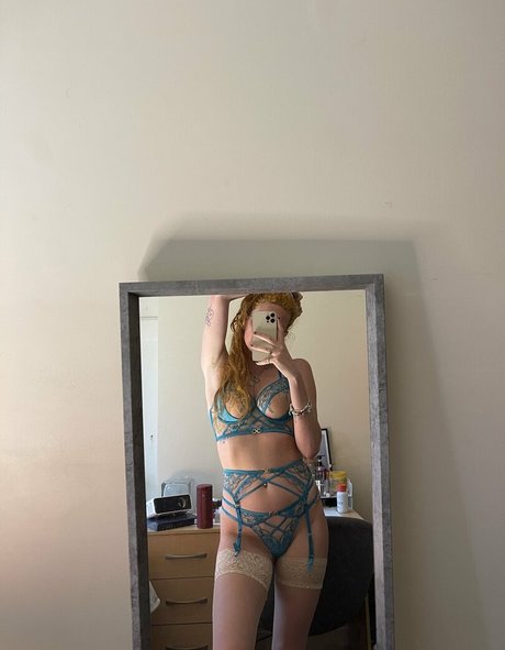 annieecharlottefree étoile de l'art photo