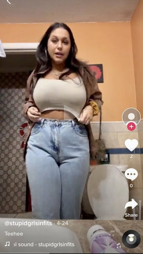 Sabina Badzim modelo libre foto