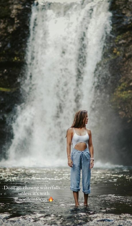 Jackie Redmond haut modèle galeries