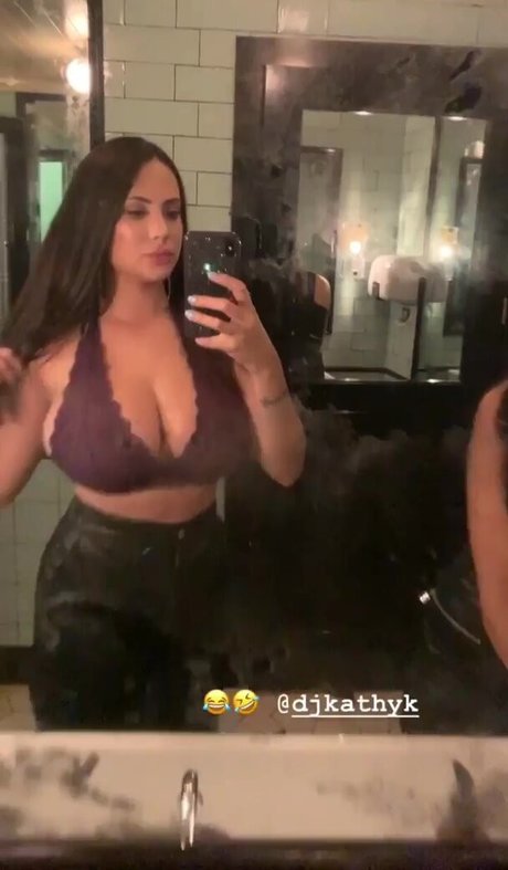 yoga pants onlyfans pretty img