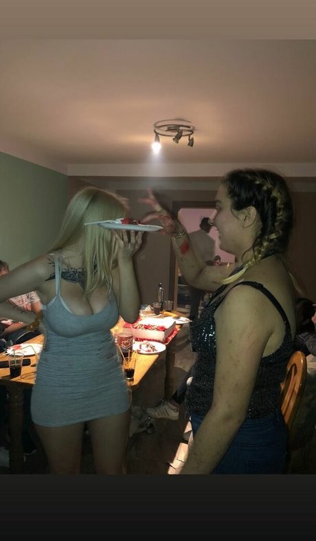 suzizvonar art de star du porno image