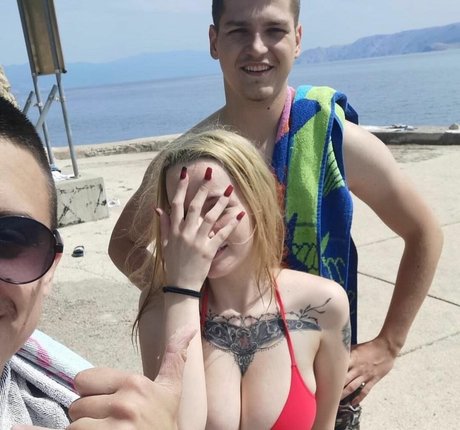 suzizvonar sexe star du porno des photos