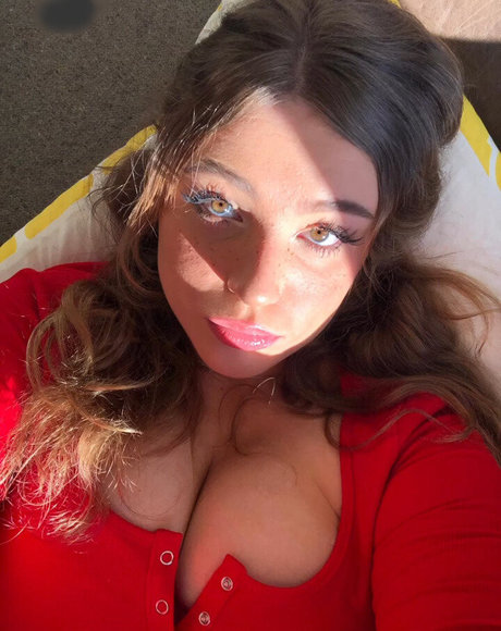 Alida Moya hermosa modelo archivo