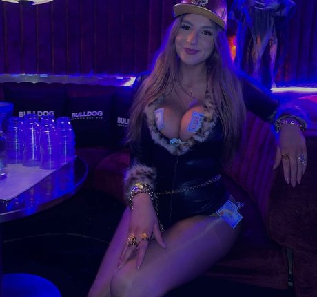 Alida Moya estrella porno sexy imagen