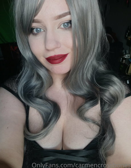 lilithcrossbones free actress pic