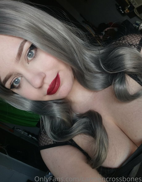 lilithcrossbones model porn pics