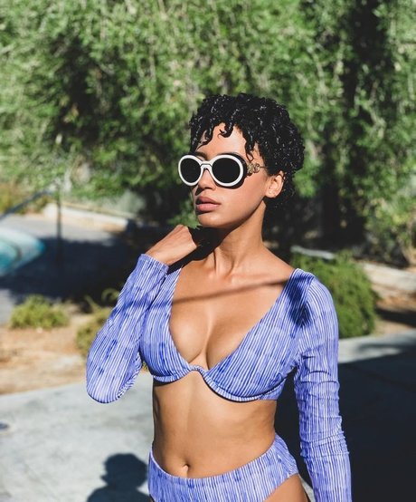 Andy Allo modèle érotique collection