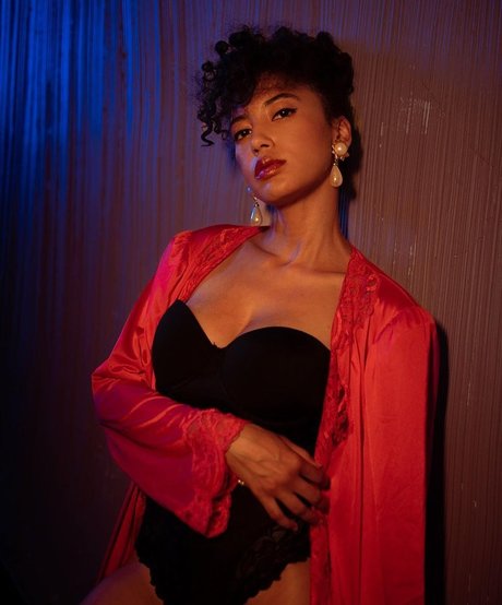 Andy Allo desnudos de modelos fotos