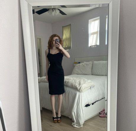 Francesca Capaldi estrella porno xxx foto