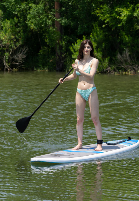 Alexandra Daddario nude star photos