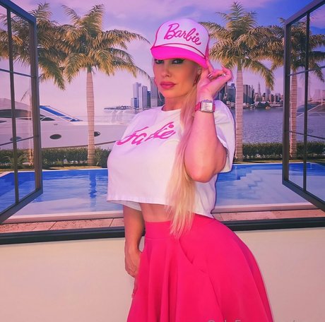Nicole Coco Austin star beautiful picture