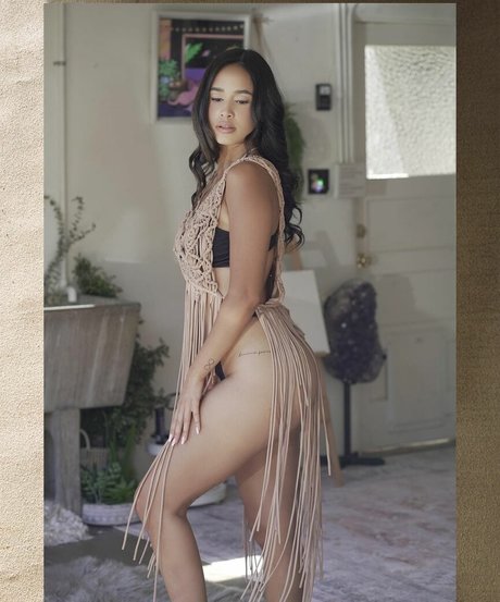 Emily Tosta actriz de alta definición imágenes