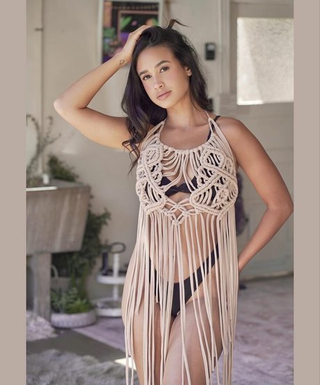 Emily Tosta desnudos estrella foto