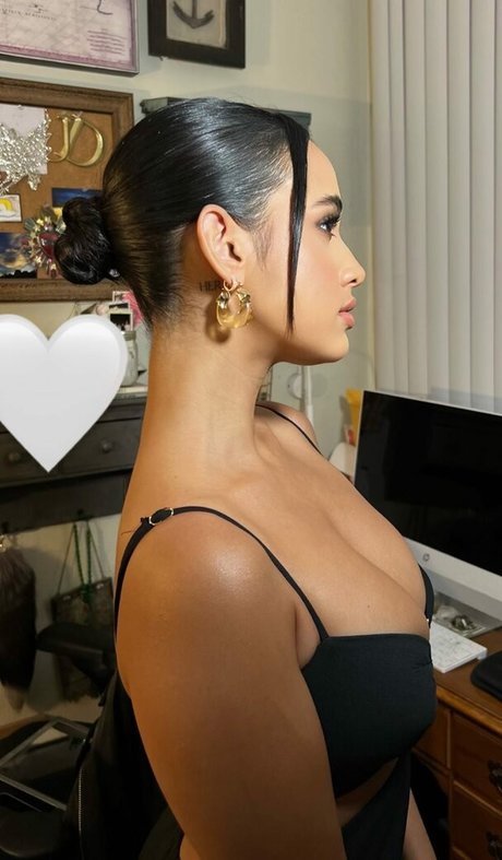 Emily Tosta estrella porno superior imágenes