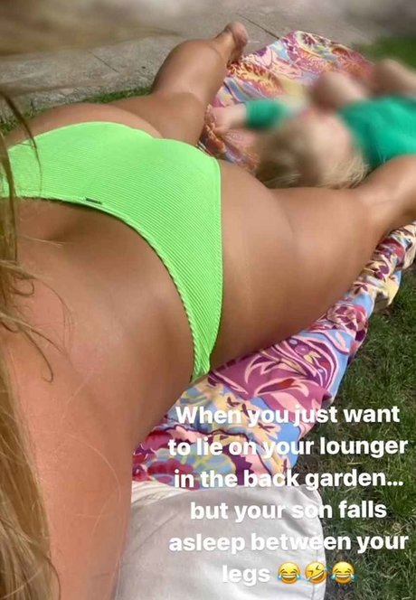 Danielle Nicholls hot actress photo