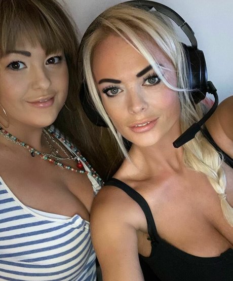 Danielle Nicholls pretty pornstar gallery