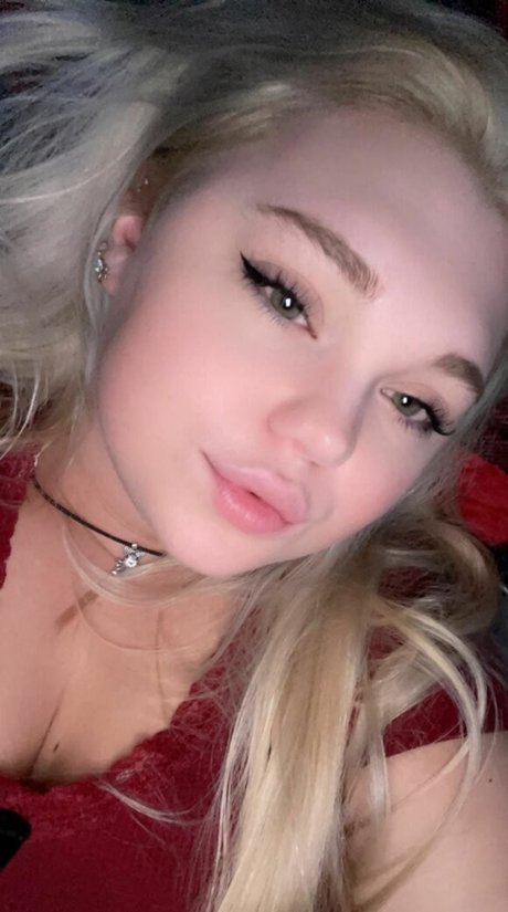 Lxves hot pornstar photo
