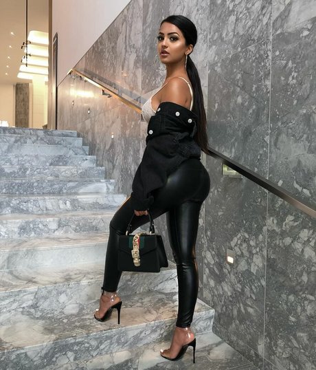 huge fake tits onlyfans beautiful xxx images