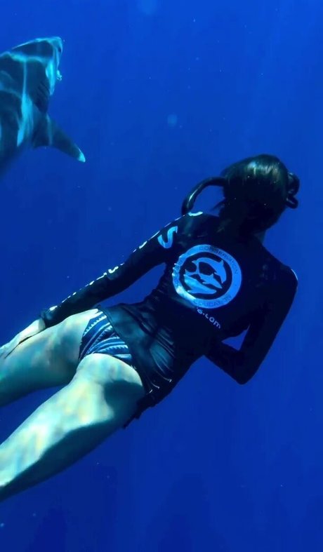 Nina Dobrev mejor estrella foto