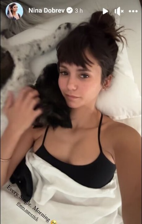 Nina Dobrev actriz xxx galería