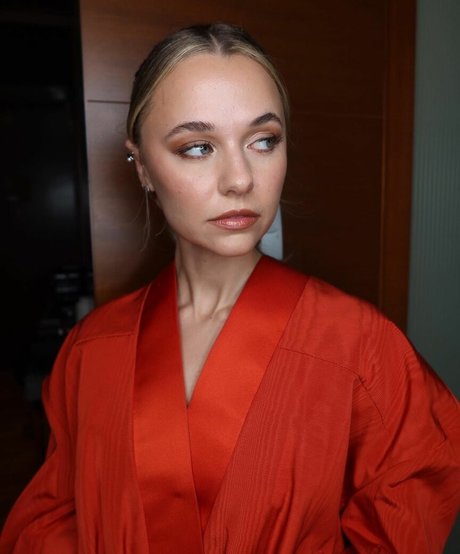 Madison Iseman hermosa estrella galería