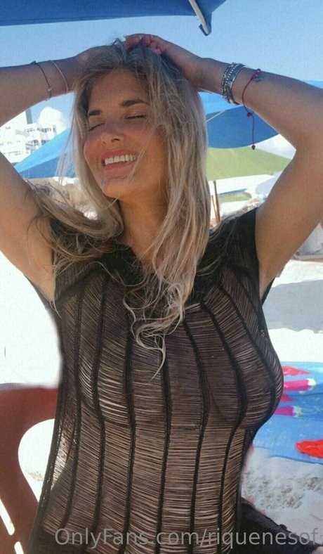 Tania Riquenes star du porno adulte des photos