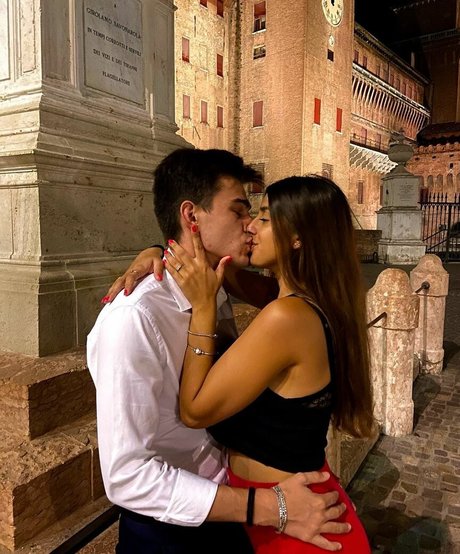 Giusy Piazza star du porno chaud des photos