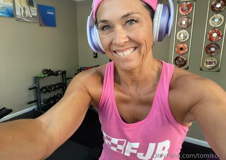 tomiko 1 sexe star du porno img