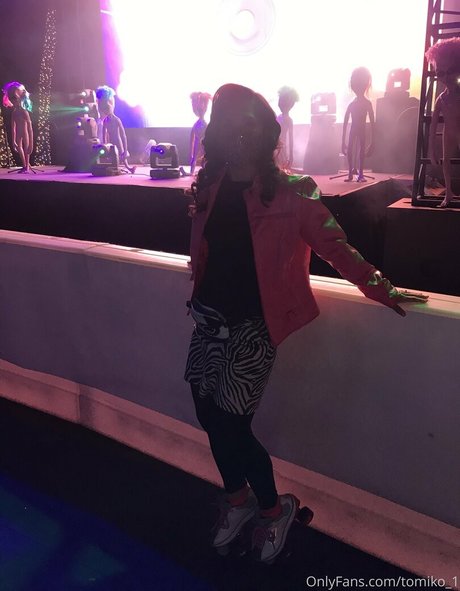 tomiko 1 étoile adulte photo