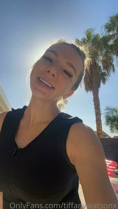 Tiffany Watson actriz atractiva imágenes