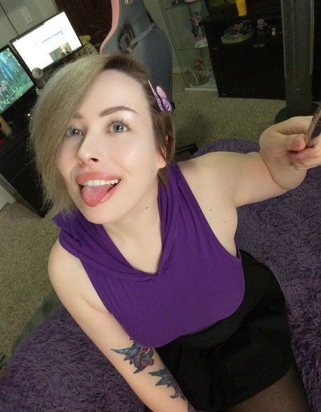 Reyvencos modèle xxx des photos