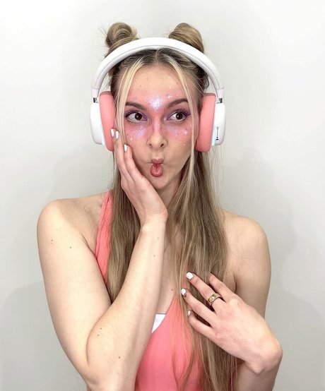 Fasffy pornstar nude images